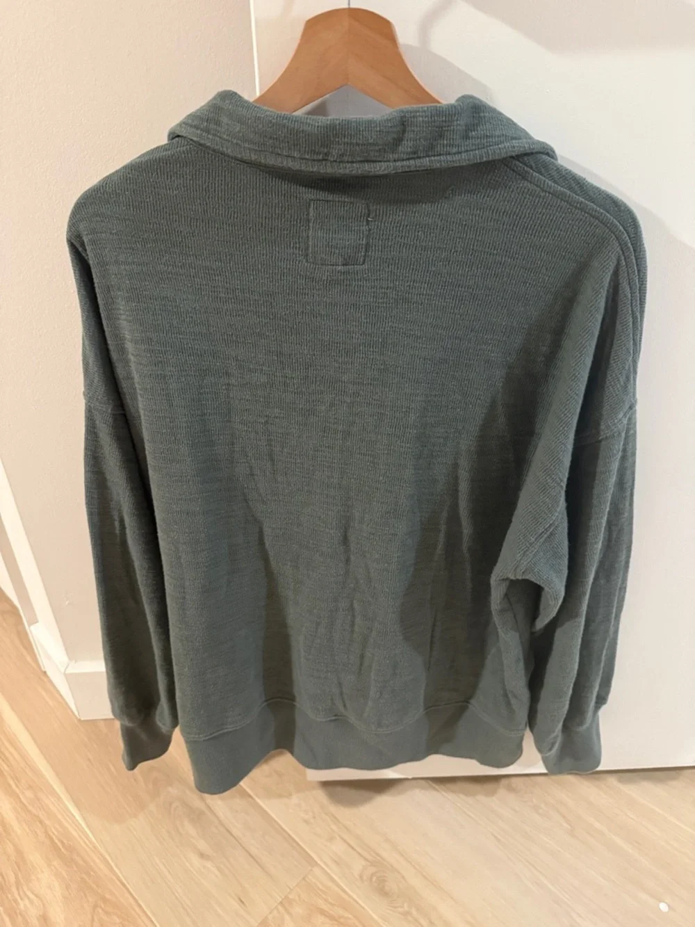 Aerie Pullover Green Collared Polo Style Sweatshirt Size M - Picture 2 of 5